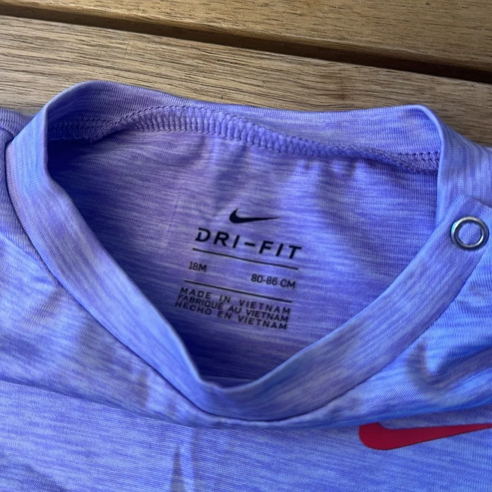 NIKE tops